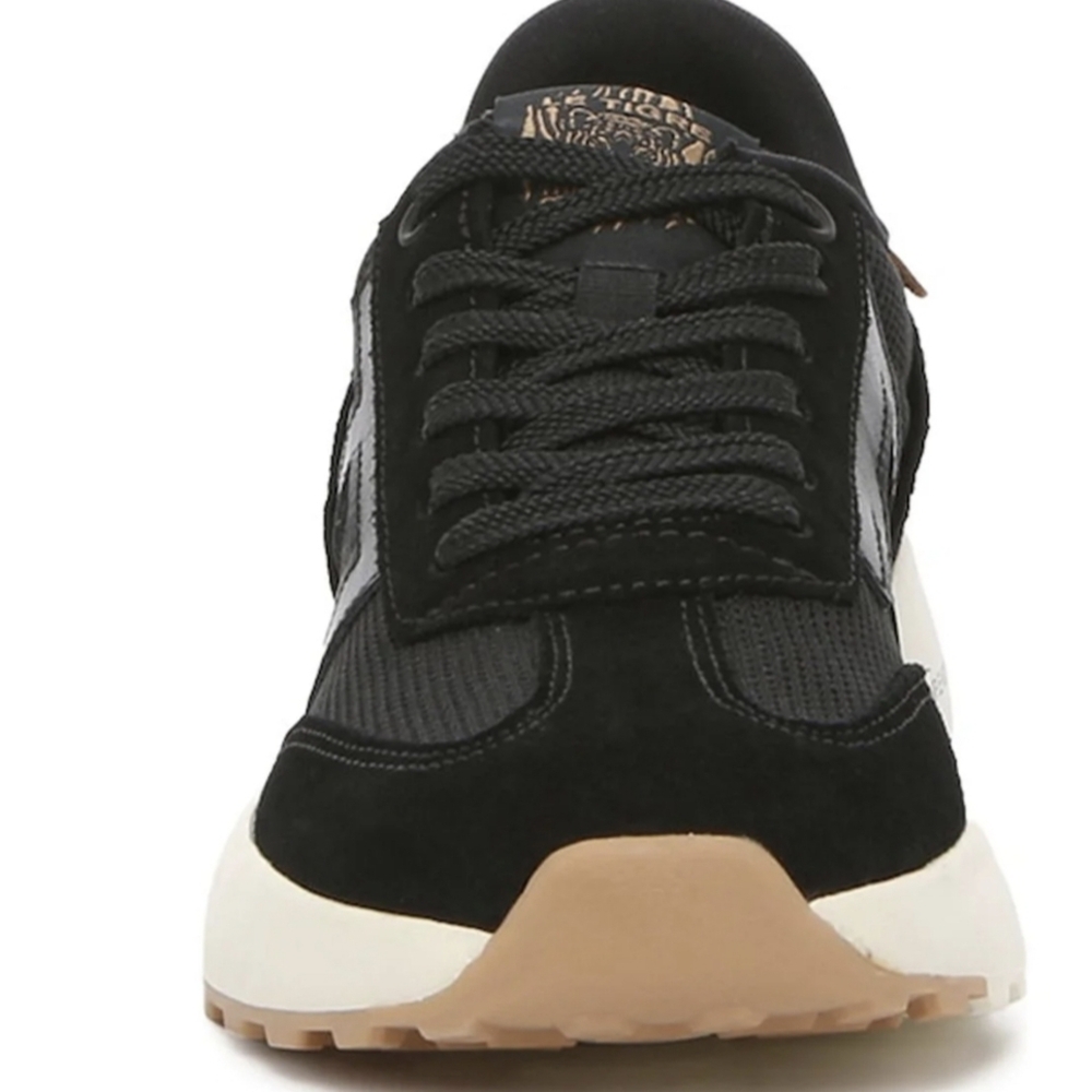 Le Tigre Black Sneaker Interior Label with Gold Text